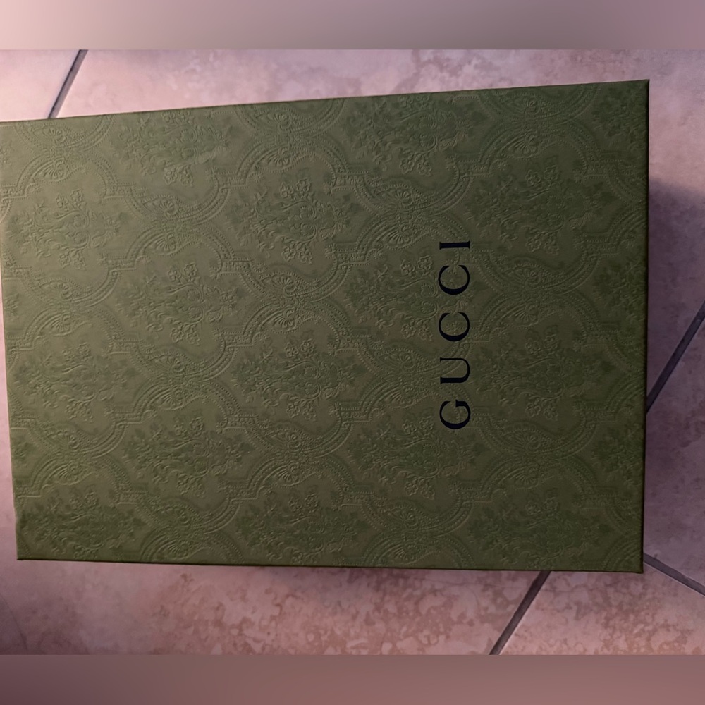 Shoes box - Picture 2 of 2